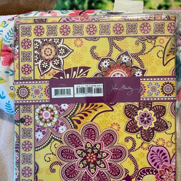 Vera Bradley Bali Gold Folio NWT - Picture 5 of 5
